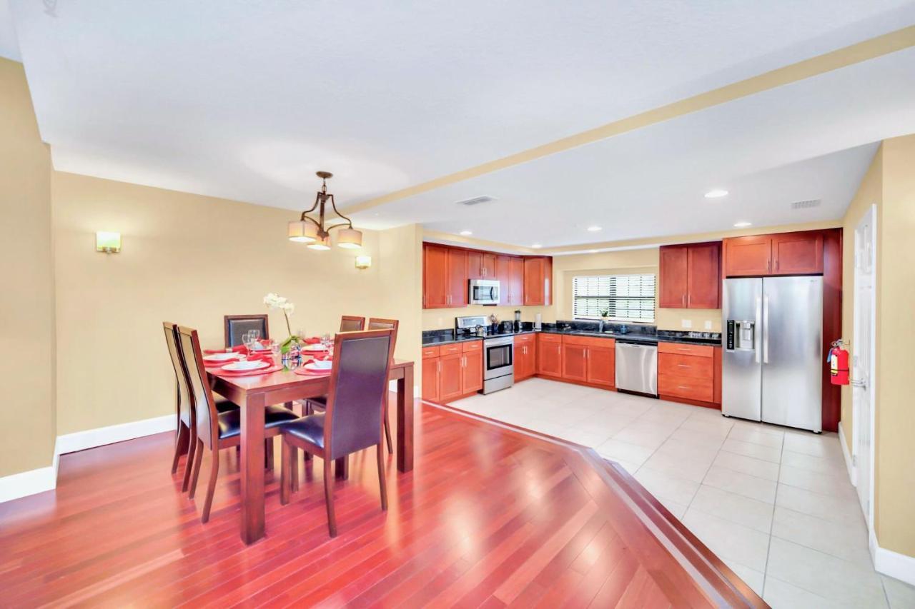 Lovely 4br Townhome With Access Near Apartamento *