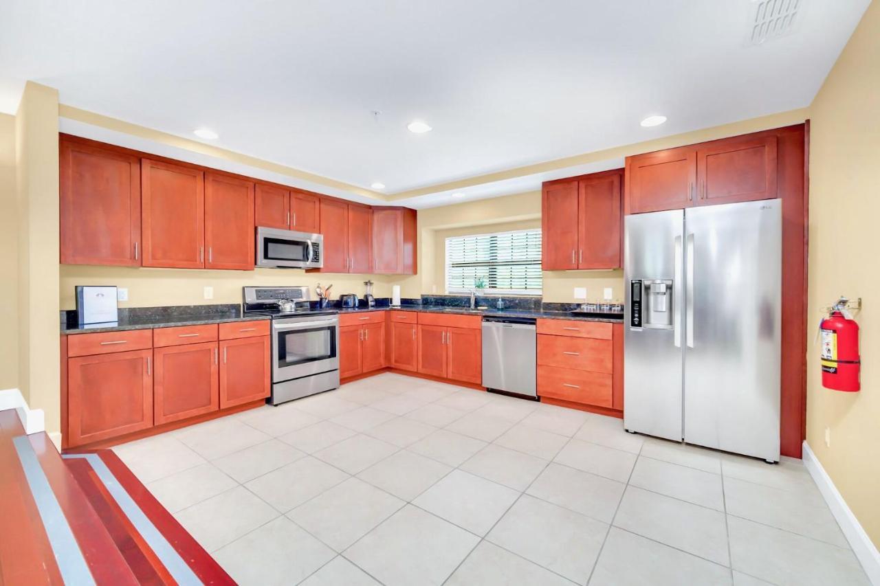 Lovely 4br Townhome With Access Near Apartamento *