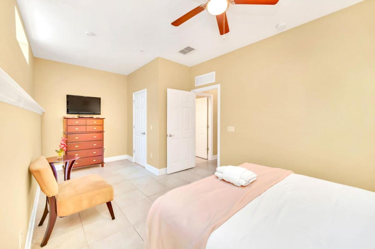 Lovely 4br Townhome With Access Near Apartamento *